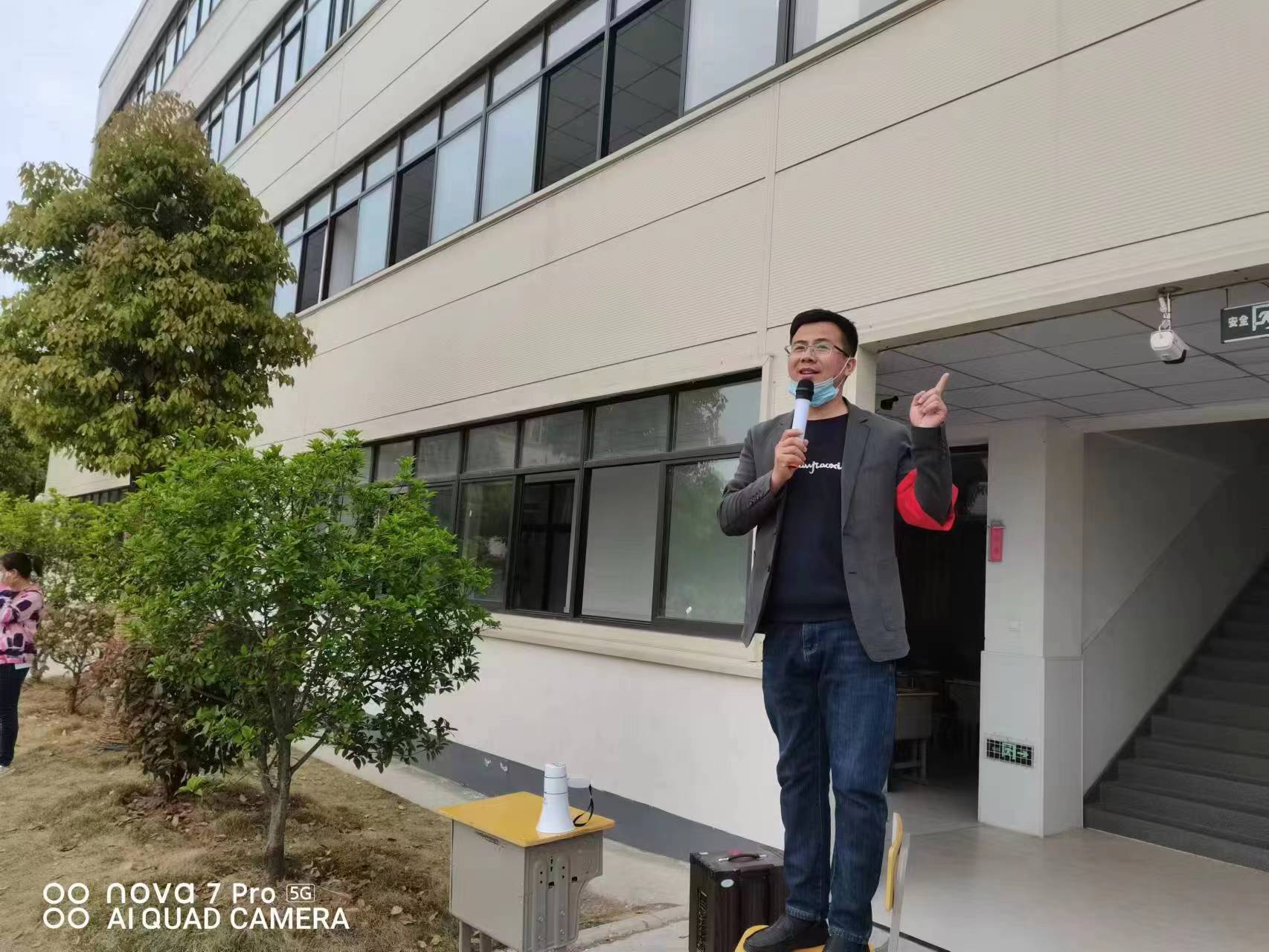 cae6b17f81a018304f05ddf024b7327