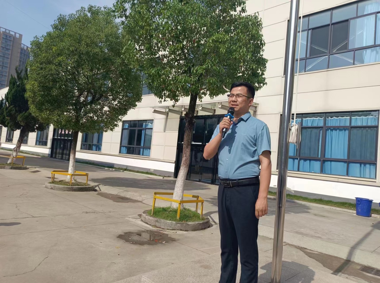 de2130a2758ea5d1cee04227162bc6e