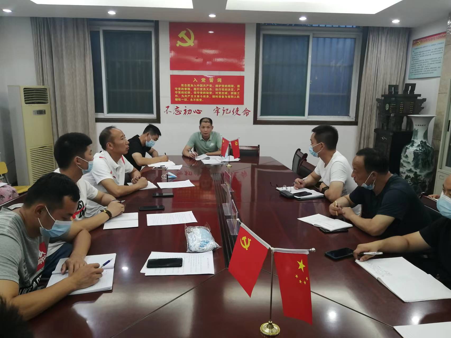 48e98181b3e7aa93aef3d494e7dccba